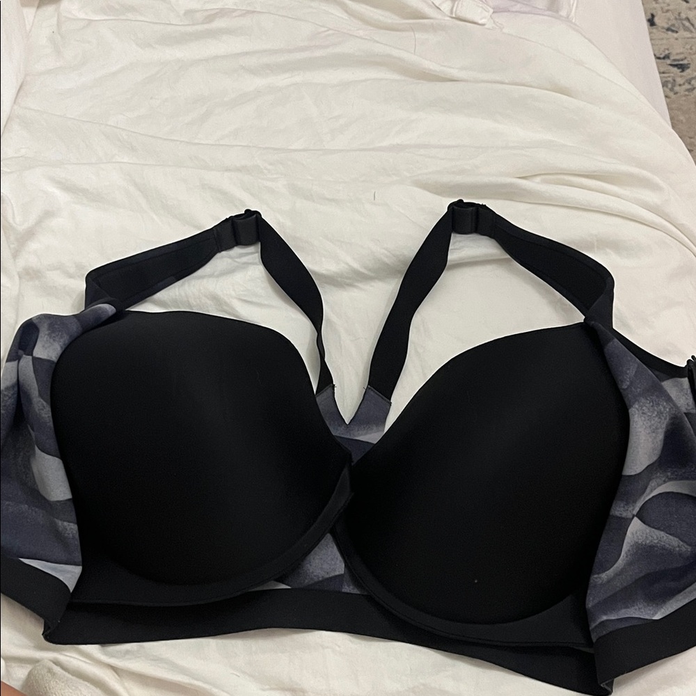 Black and Gray Women's Bra